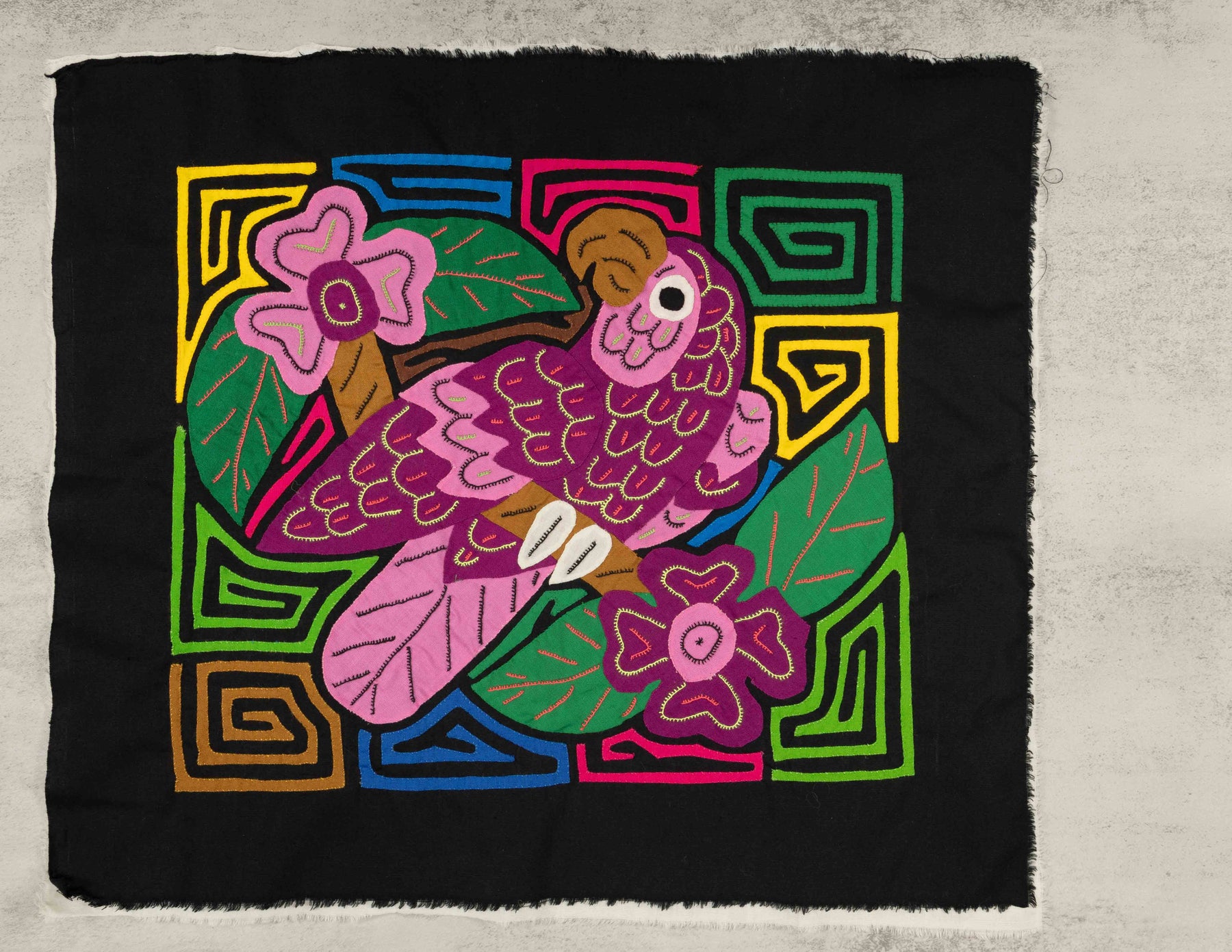 MOLA パナマ　鳥　(大) Magenta Parrot Mola, Hand Stitched Panama Bird Panel – TraderBrock