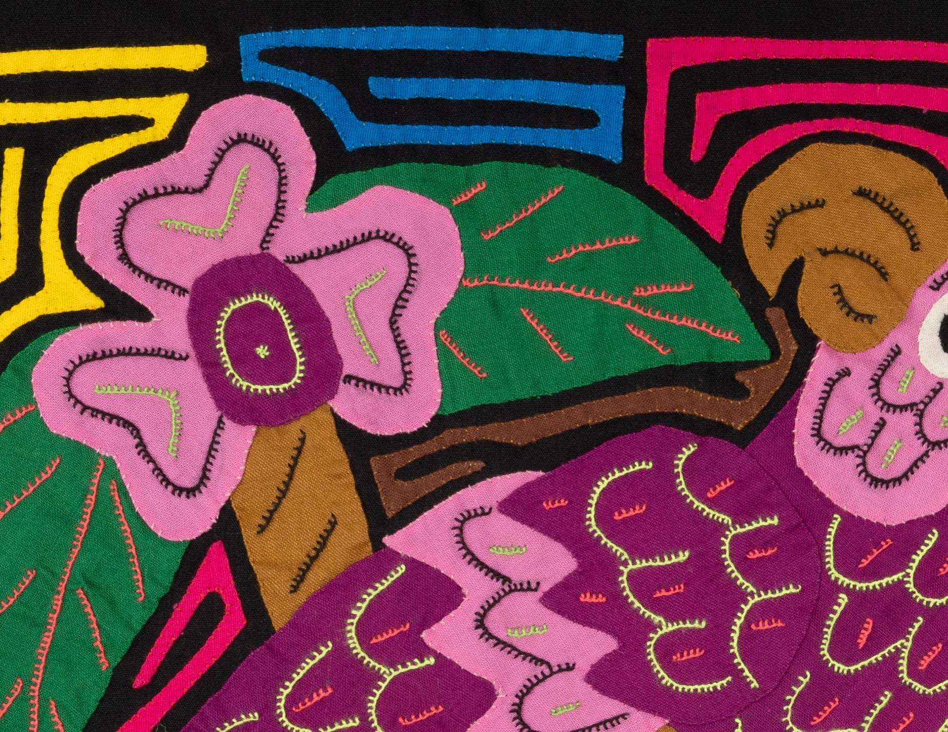 Magenta Parrot Mola, Hand Stitched Panama Bird Panel – TraderBrock