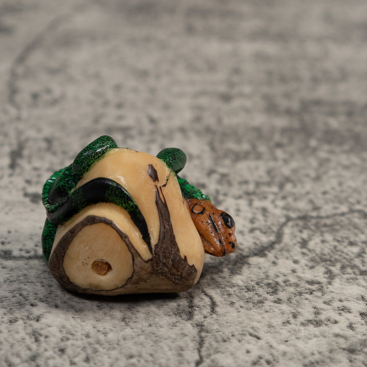 Vintage Green And Brown Iguana Lizard Amphibian Tagua Carving