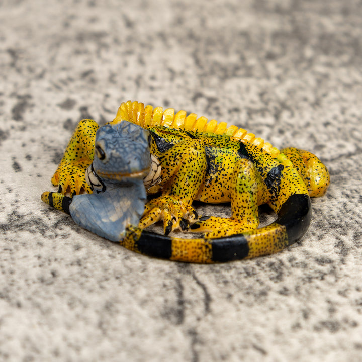 Brown Iguana Lizard Pendant Tagua Carving