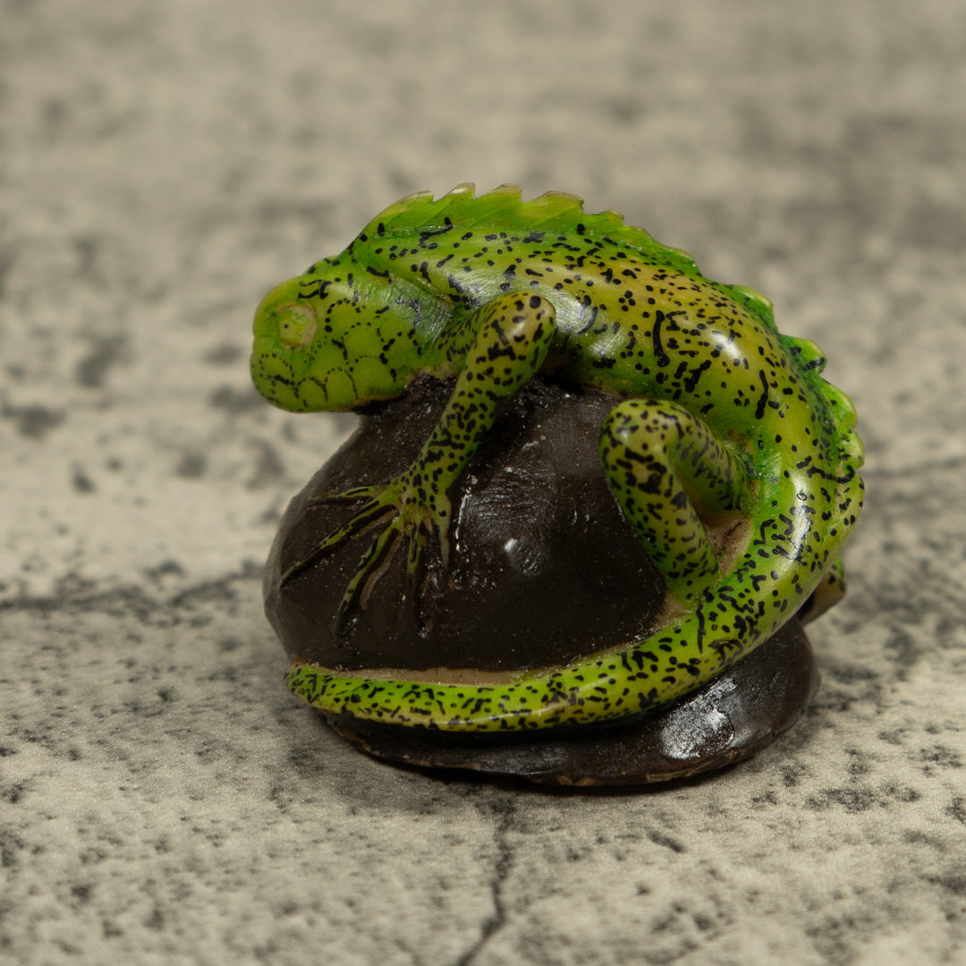 Vintage Iguana Lizard Reptile Tagua Carving