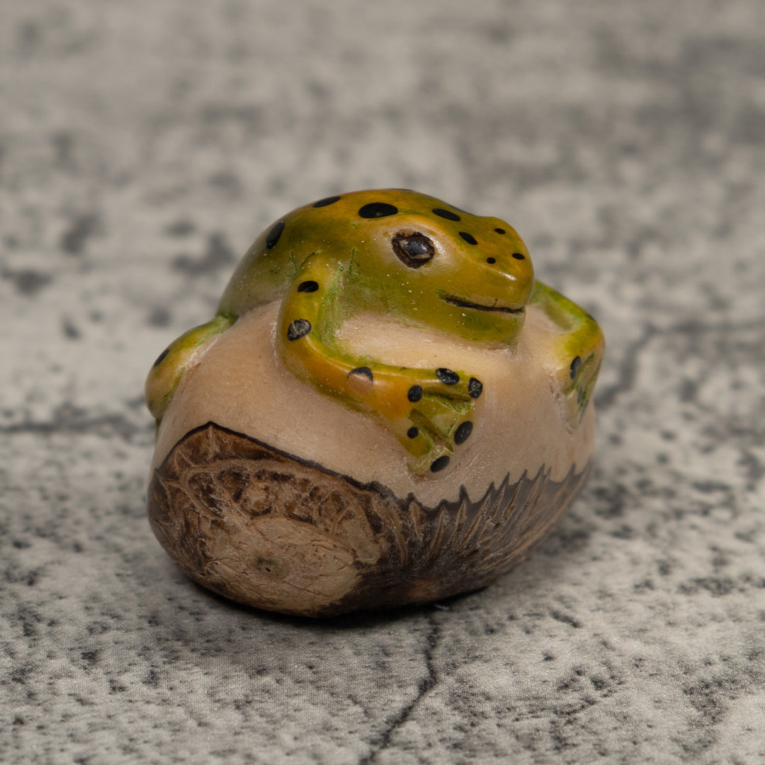 Vintage green spotted Frog Tagua Carving