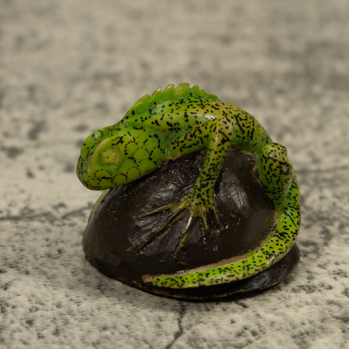 Vintage Iguana Lizard Reptile Tagua Carving