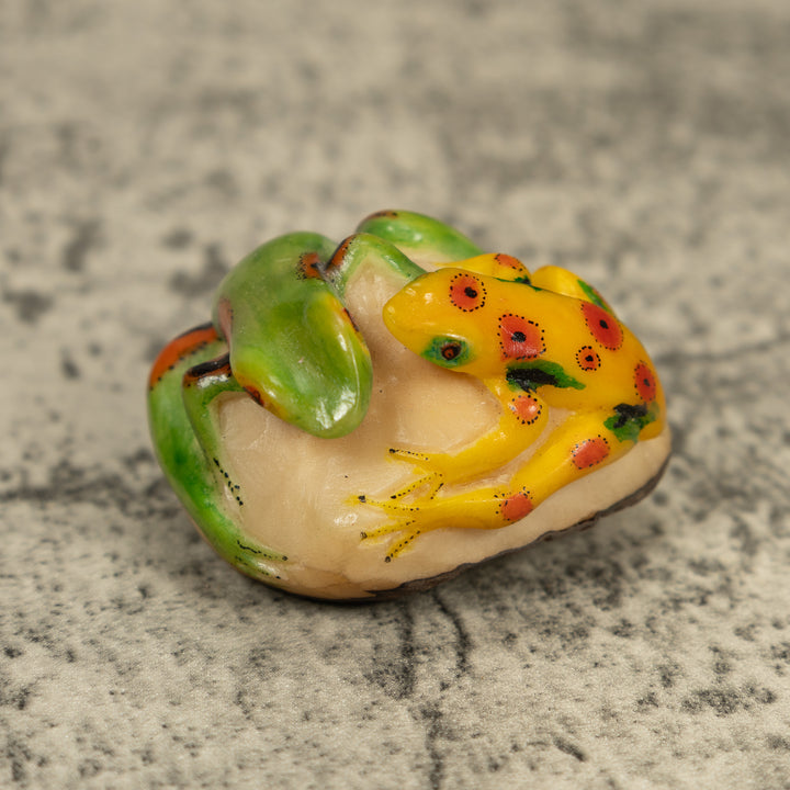 Vintage Poison Dart Frog And Gecko Tagua Carving