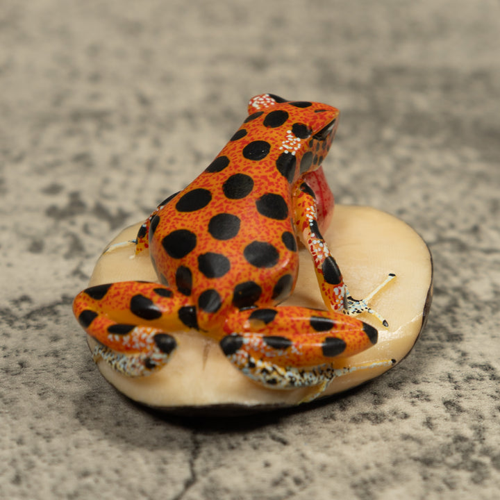 Poison Dart Frog Blow throat Tagua Carving