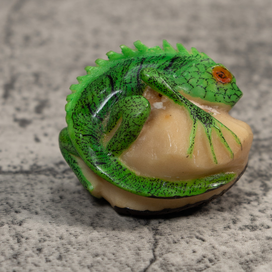 Vintage Iguana Lizard Reptile Tagua Carving
