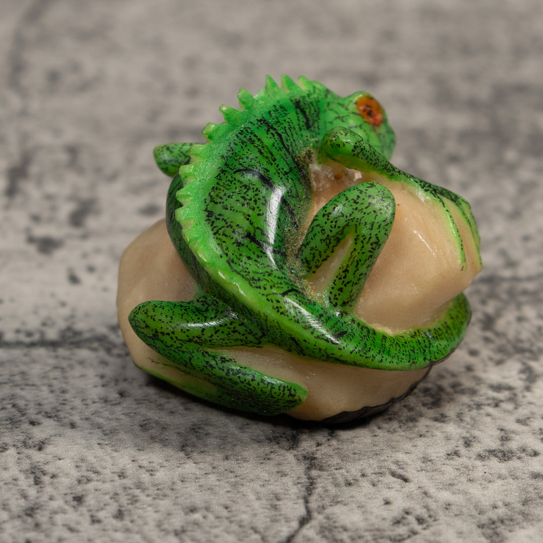 Vintage Iguana Lizard Reptile Tagua Carving