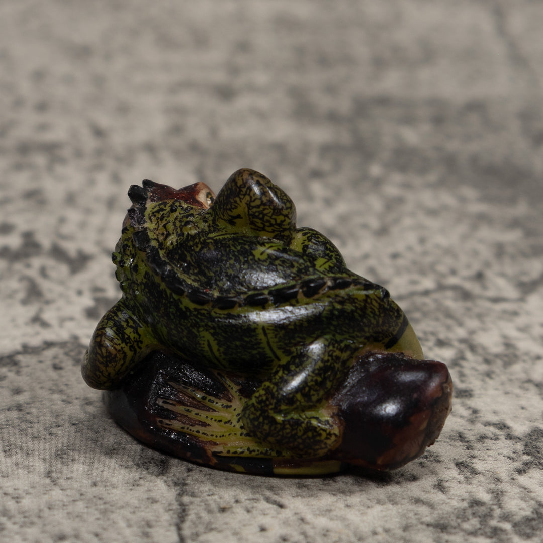 Vintage Black And Green Iguana Tagua Carving