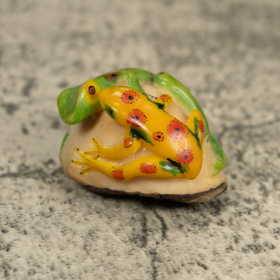Vintage Poison Dart Frog And Gecko Tagua Carving