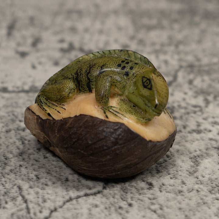 Vintage Iguana Lizard Reptile Tagua Carving