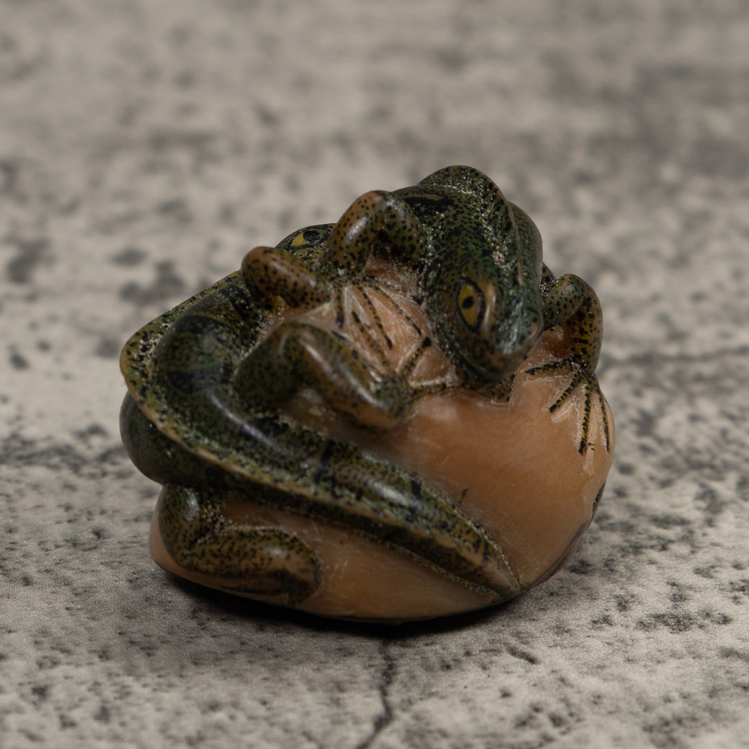 Vintage Green And Black Double Iguana Tagua Carving