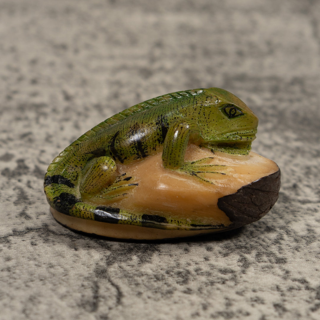 Vintage Iguana Lizard Reptile Tagua Carving