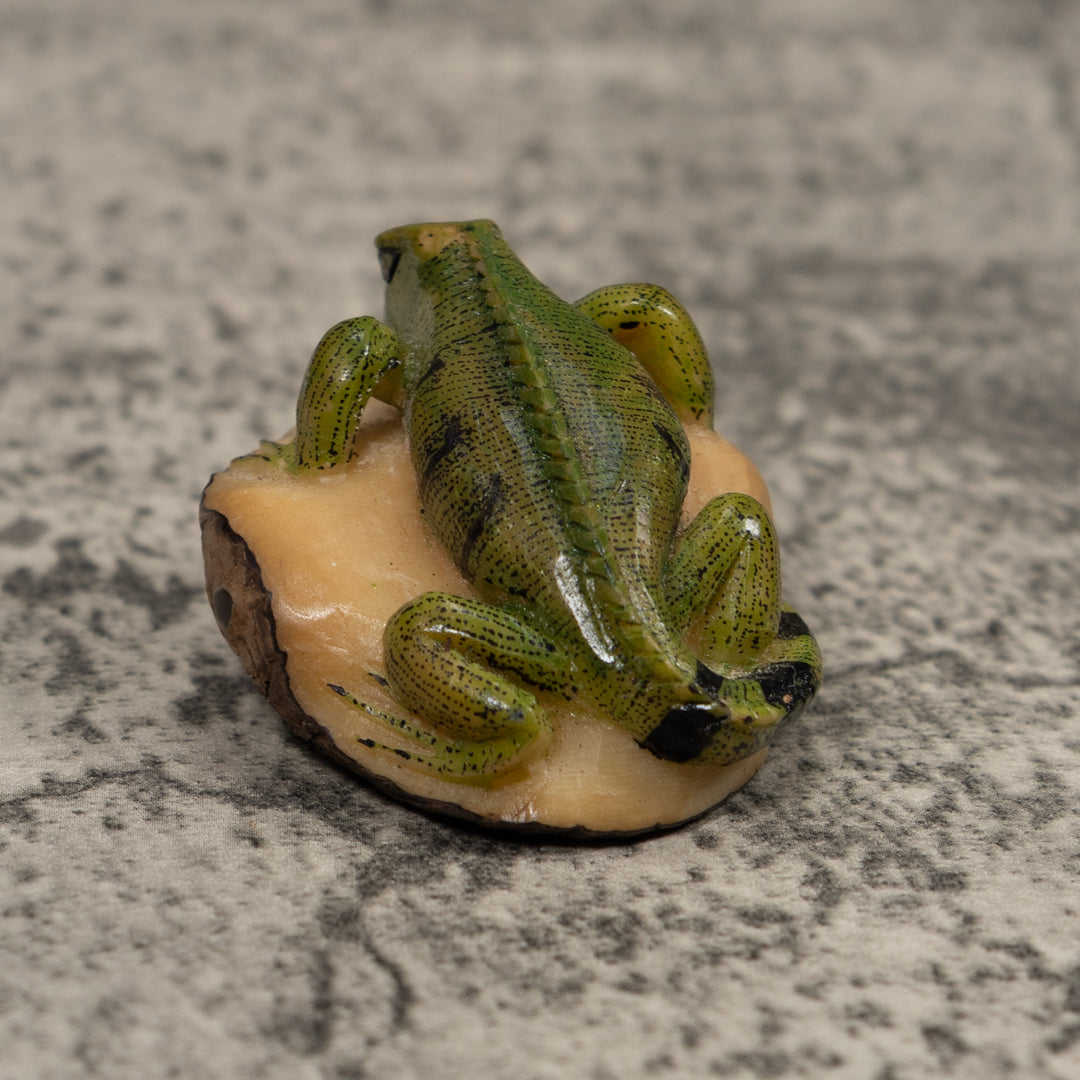 Vintage Iguana Lizard Reptile Tagua Carving