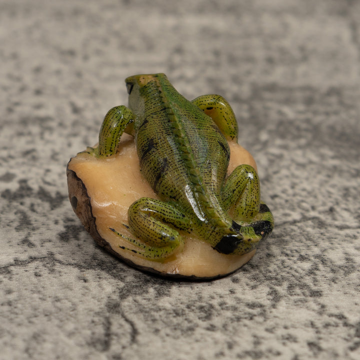 Vintage Iguana Lizard Reptile Tagua Carving