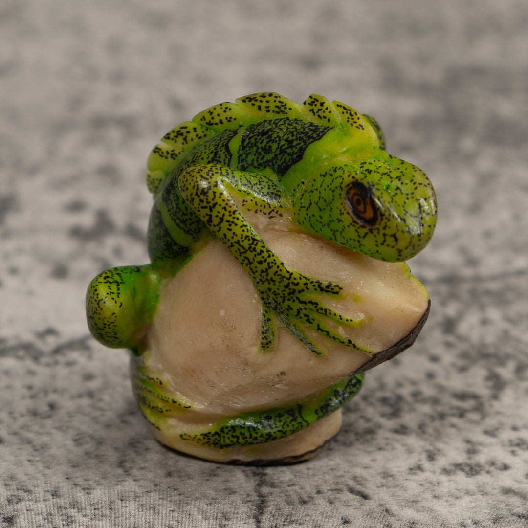 Vintage Iguana Lizard Reptile Tagua Carving