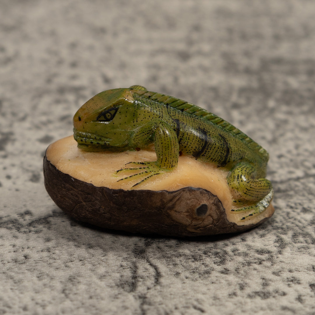 Vintage Iguana Lizard Reptile Tagua Carving