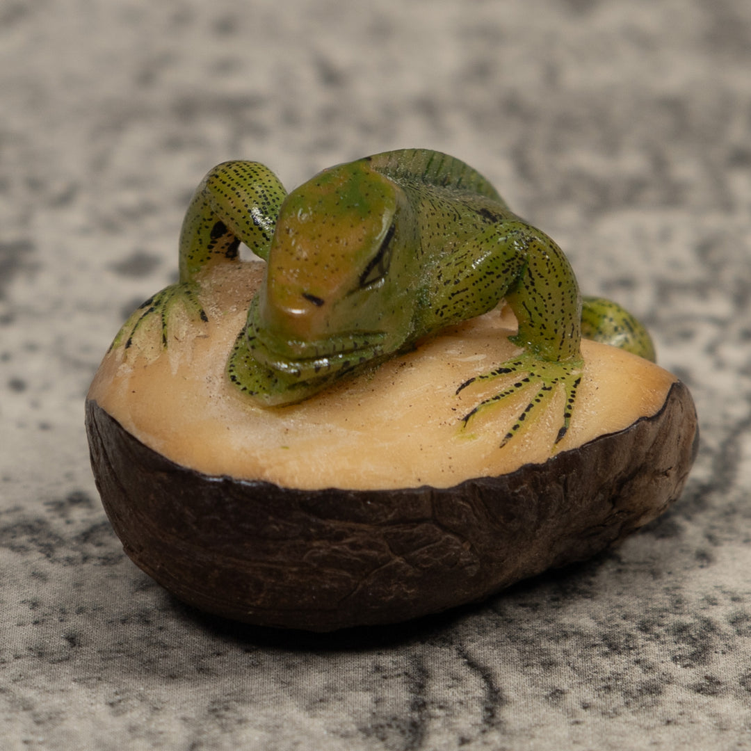Vintage Iguana Lizard Reptile Tagua Carving