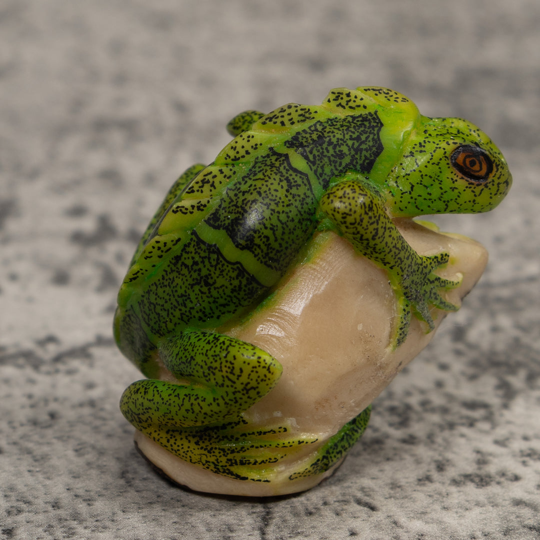 Vintage Iguana Lizard Reptile Tagua Carving