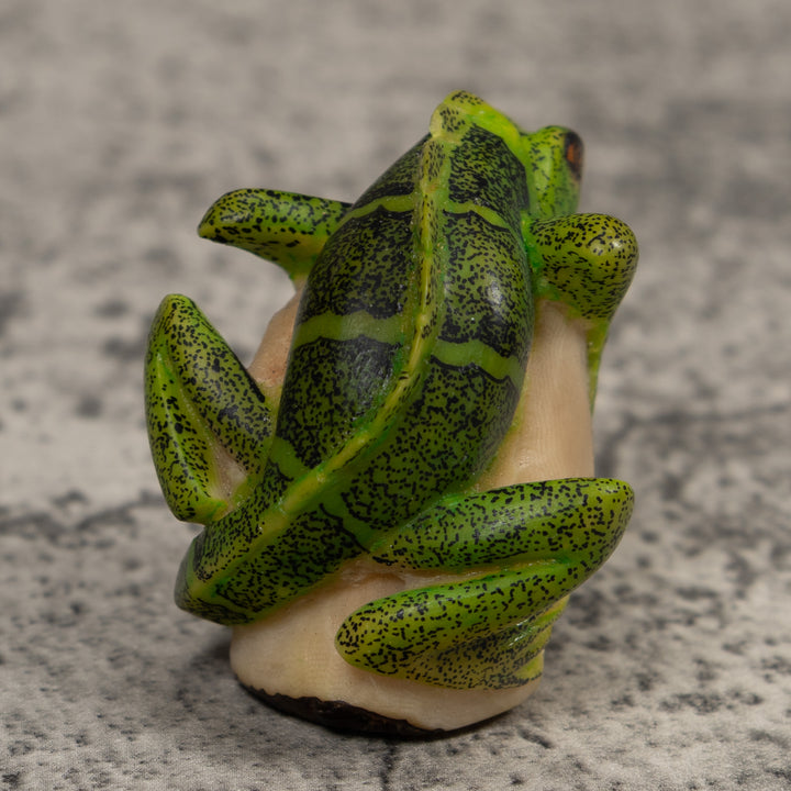 Vintage Iguana Lizard Reptile Tagua Carving