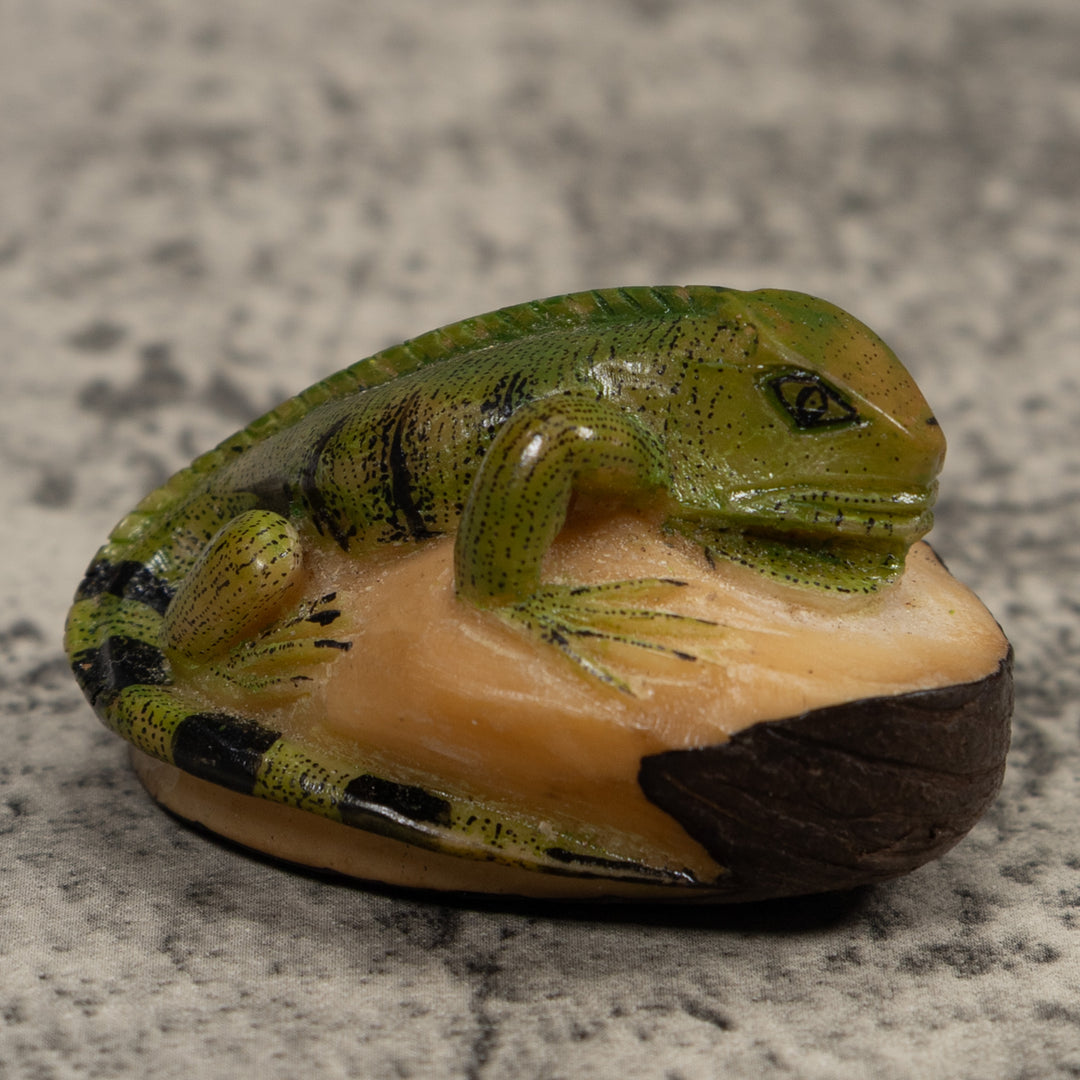 Vintage Iguana Lizard Reptile Tagua Carving