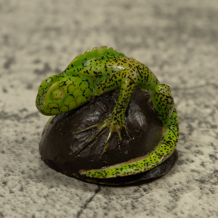 Vintage Iguana Lizard Reptile Tagua Carving