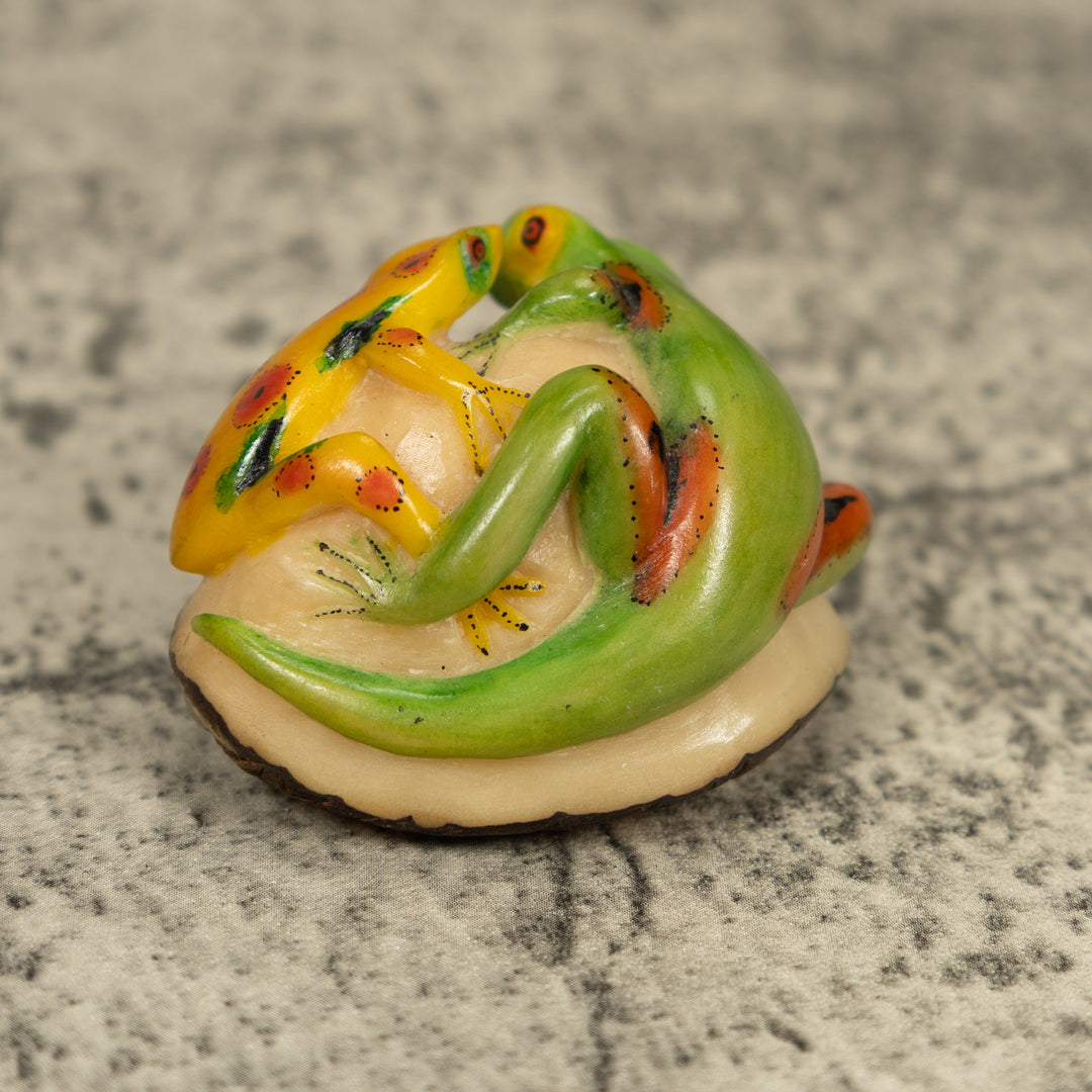Vintage Poison Dart Frog And Gecko Tagua Carving