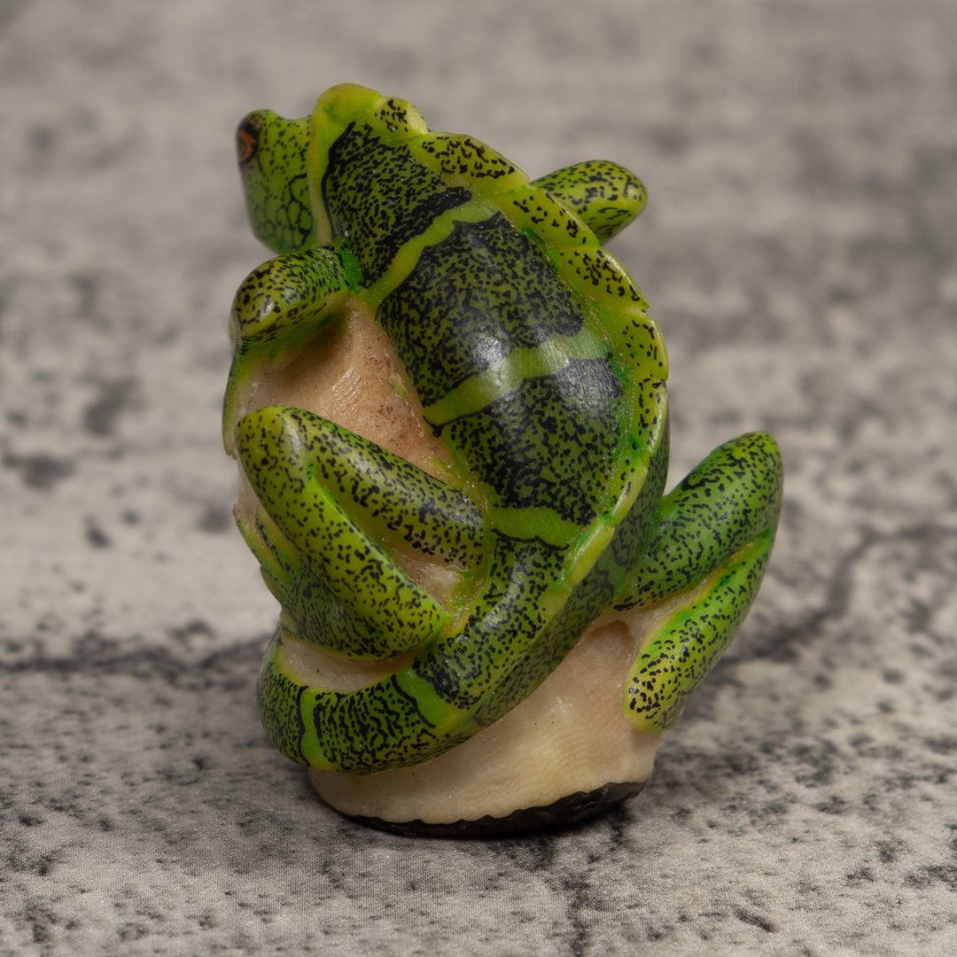 Vintage Iguana Lizard Reptile Tagua Carving