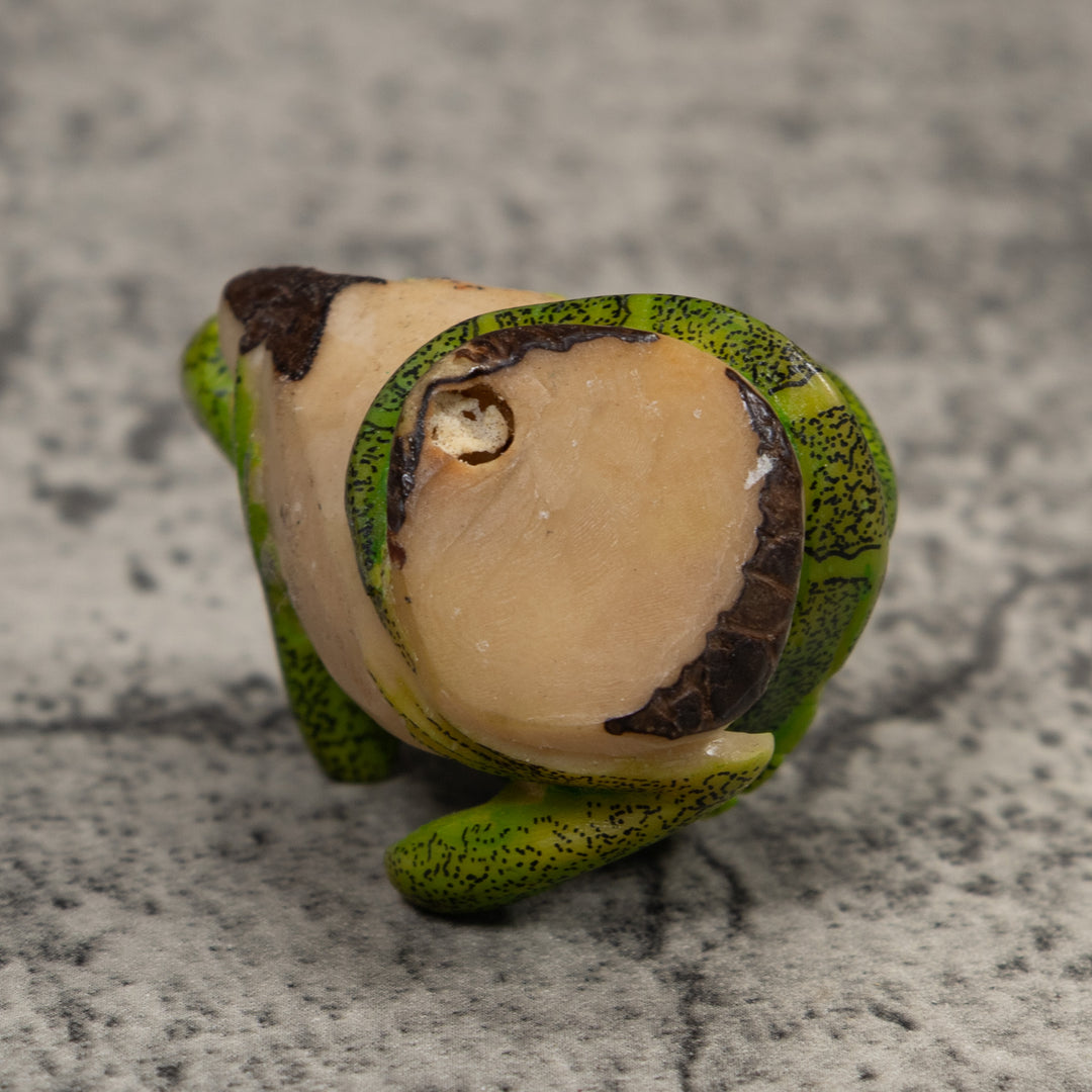 Vintage Iguana Lizard Reptile Tagua Carving