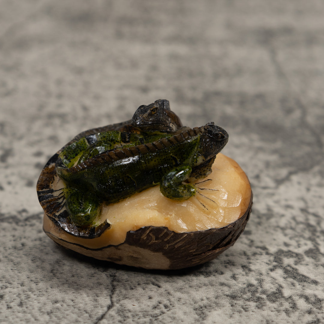 Double Iguana Tagua Carving