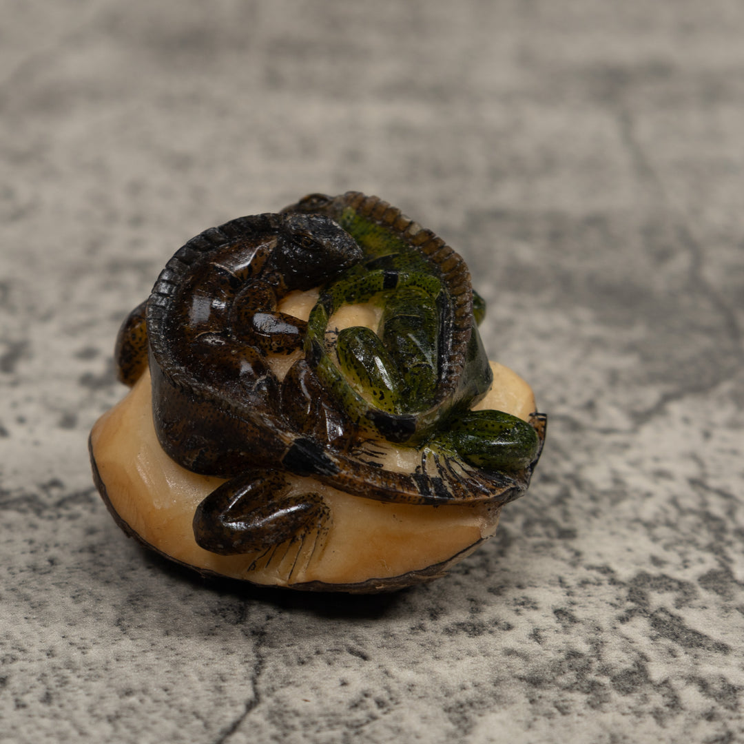 Double Iguana Tagua Carving