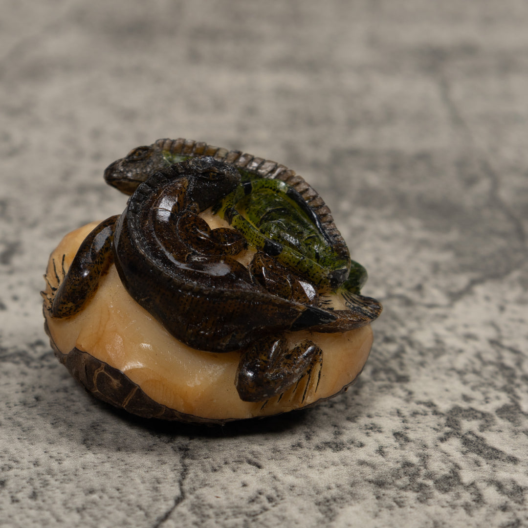 Double Iguana Tagua Carving