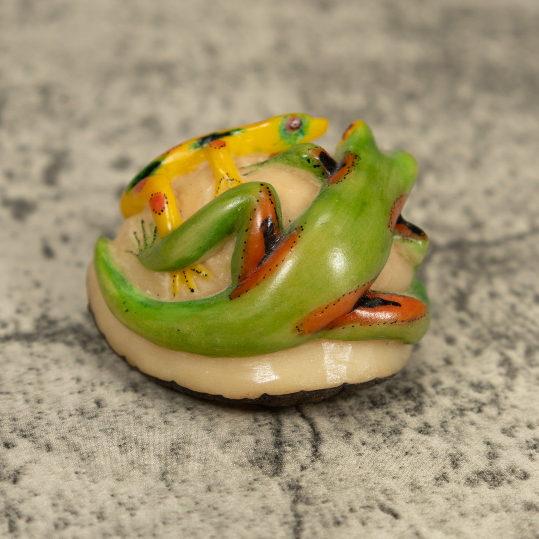 Vintage Poison Dart Frog And Gecko Tagua Carving
