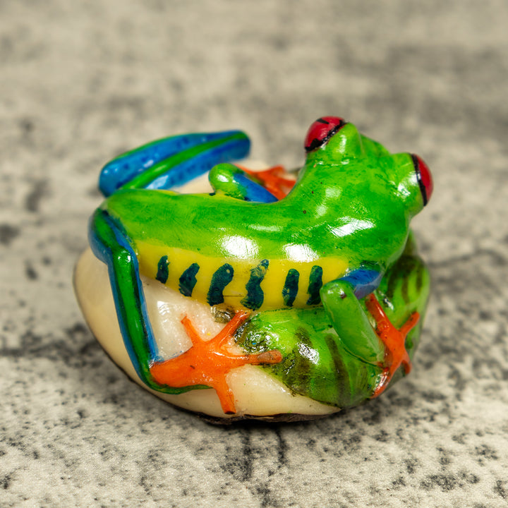 Red Eye Tree Frog Tagua Carving