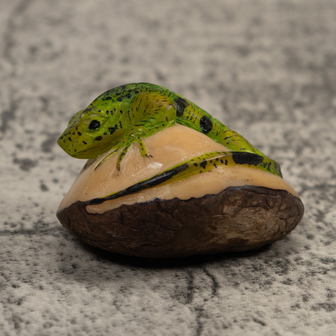 Vintage Iguana Lizard Reptile Tagua Carving