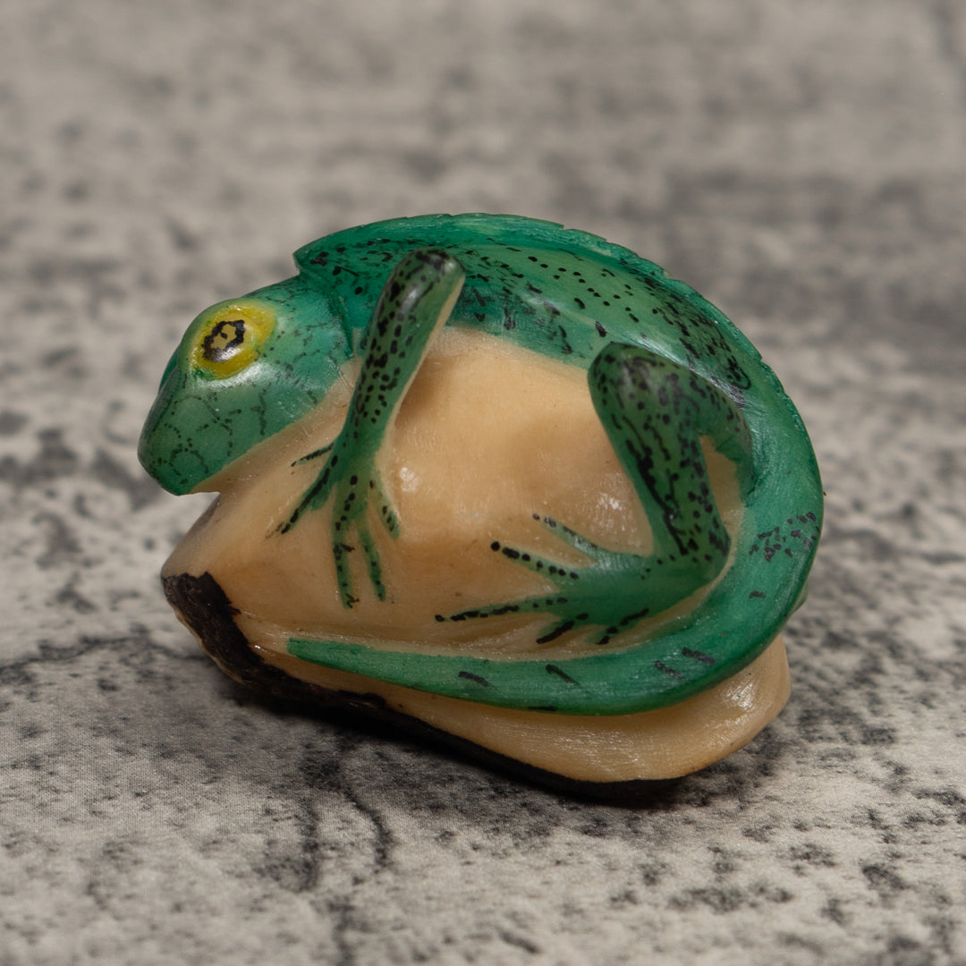 Vintage Green And Black Iguana Tagua Carving