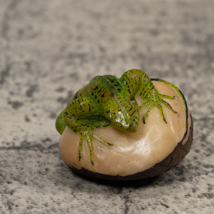 Vintage Iguana Lizard Reptile Tagua Carving