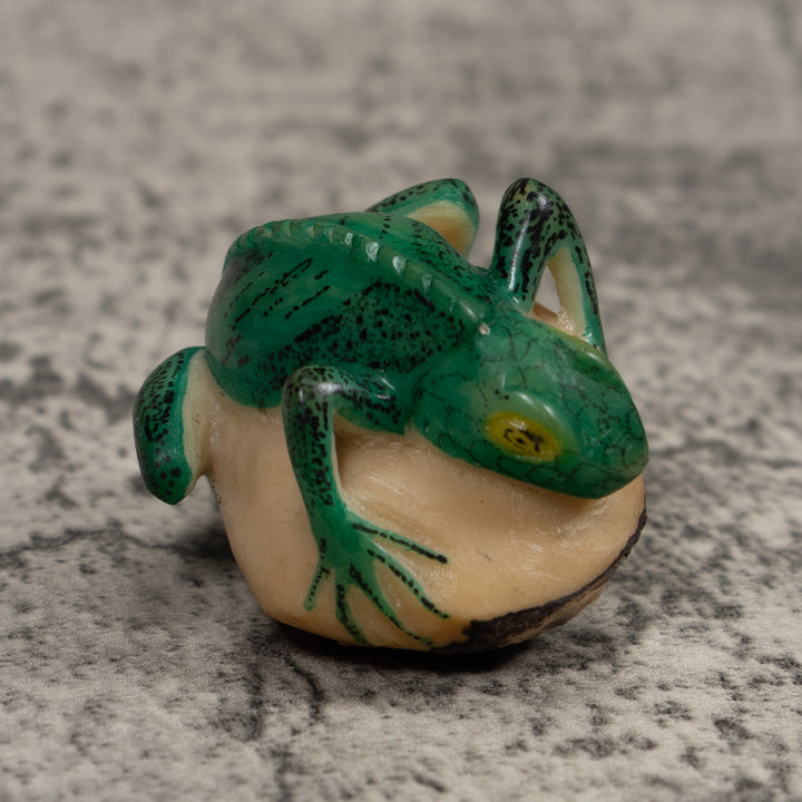Vintage Green And Black Iguana Tagua Carving
