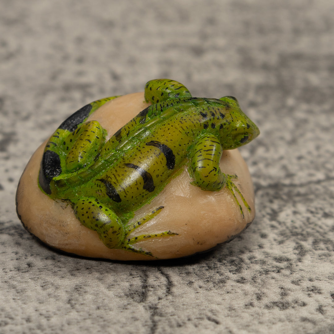 Vintage Iguana Lizard Reptile Tagua Carving