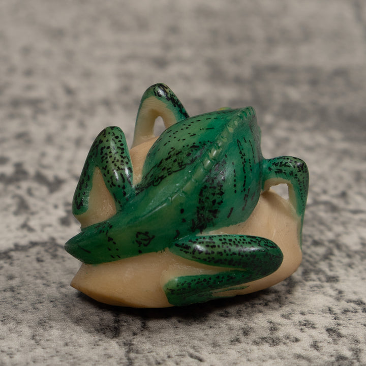 Vintage Green And Black Iguana Tagua Carving