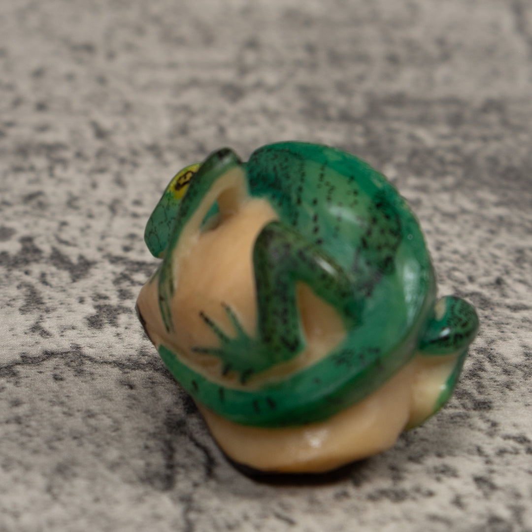 Vintage Green And Black Iguana Tagua Carving