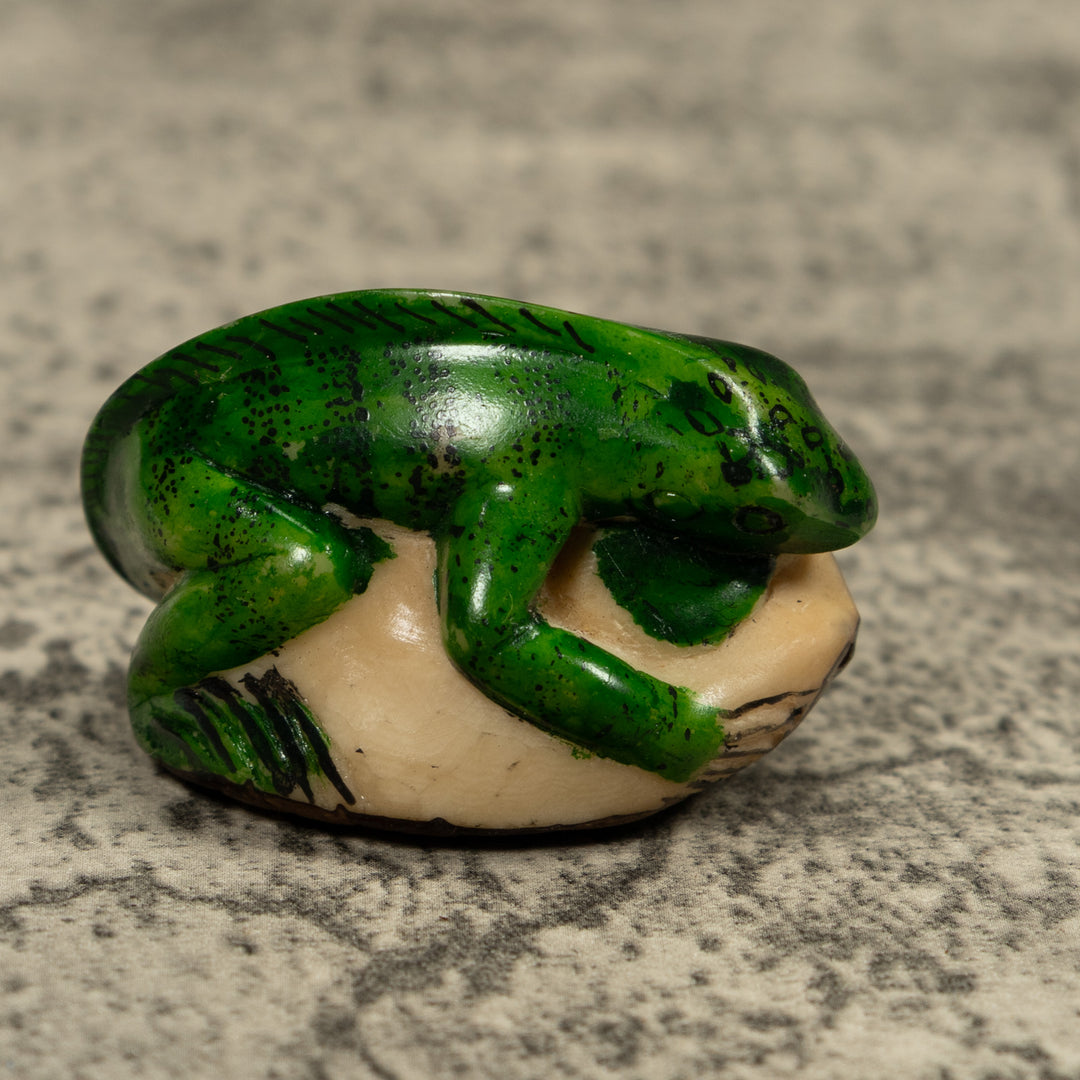Vintage Green Gecko Tagua Carving
