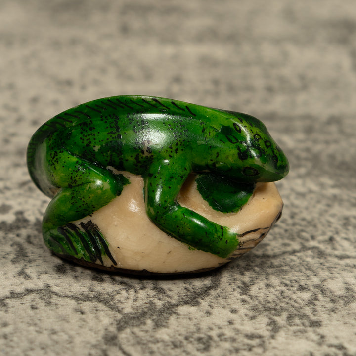 Vintage Green Gecko Tagua Carving