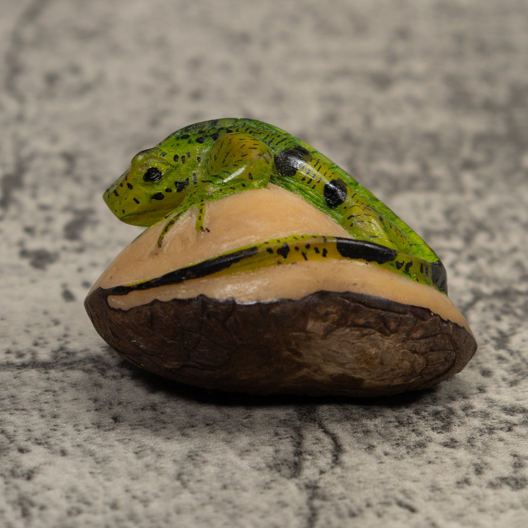 Vintage Iguana Lizard Reptile Tagua Carving