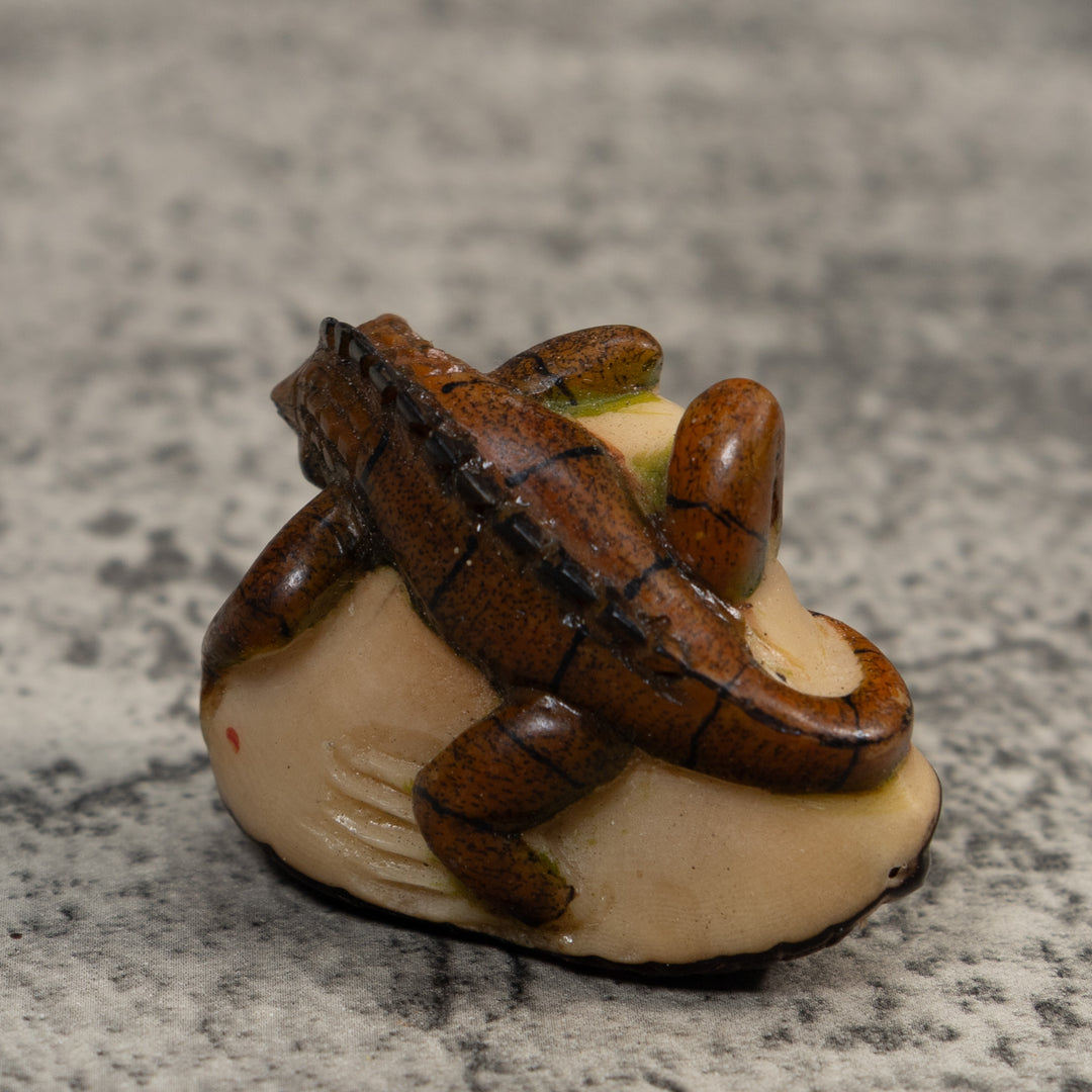 Vintage Brown And Black Iguana Tagua Carving