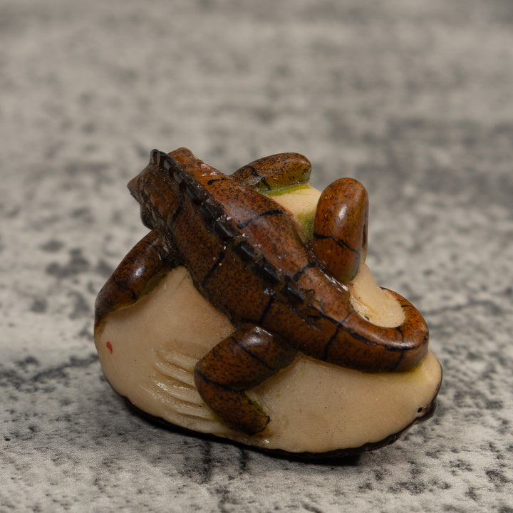 Vintage Brown And Black Iguana Tagua Carving