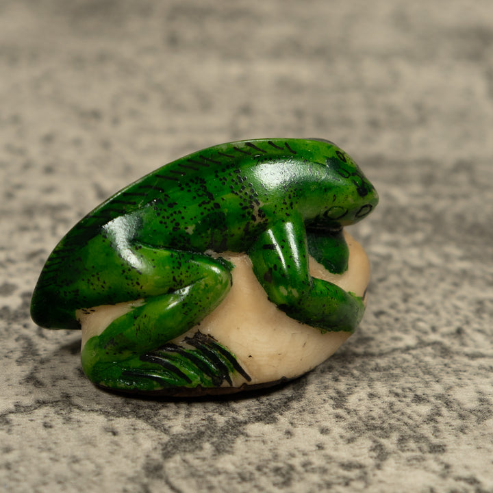 Vintage Green Gecko Tagua Carving