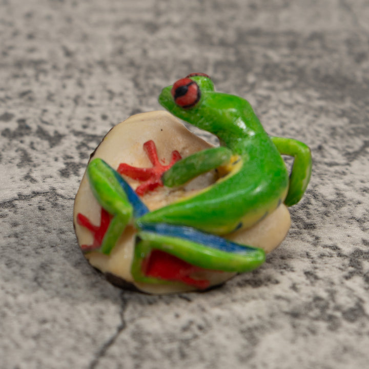 Red-Eye Tree Frog Tagua Carving