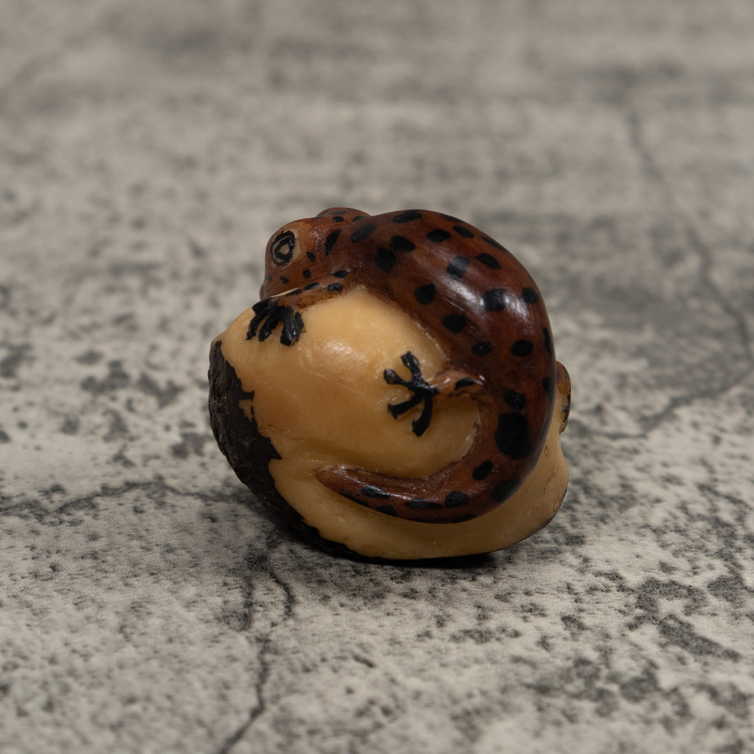 Vintage Gecko Lizard Tagua Carving