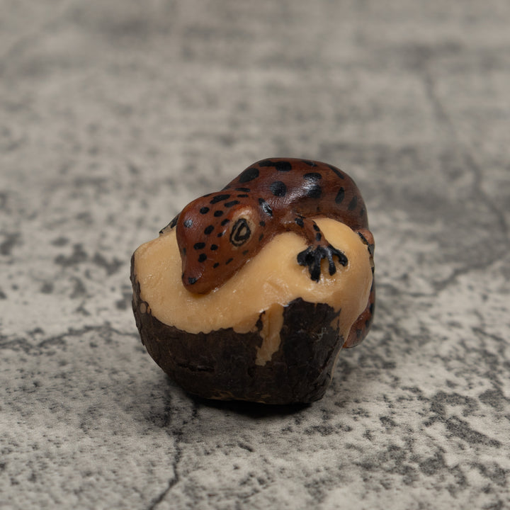 Vintage Gecko Lizard Tagua Carving