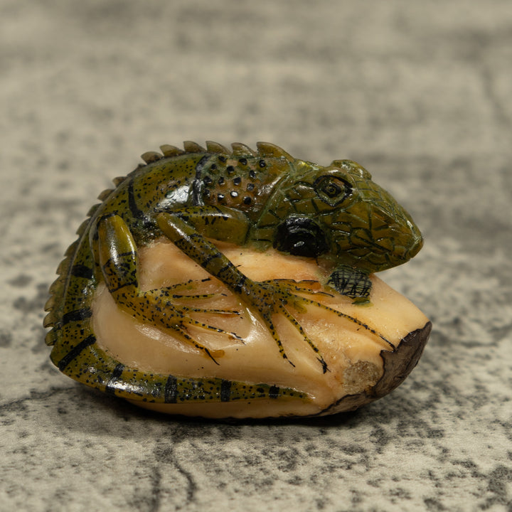 Vintage Iguana Lizard Reptile Tagua Carving